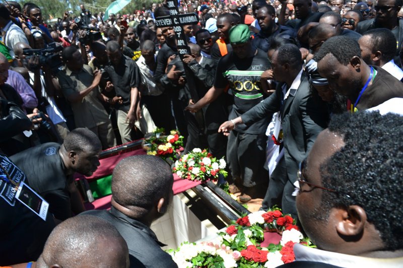 The casket carrying the late Steven Kanumba arrives at his grave