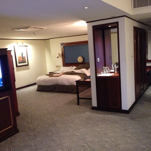 Peter: Ma room in Uganda.. Nmmmmhh..