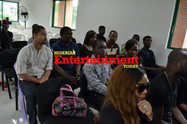 Attendees-at-the-burial-service-600x399