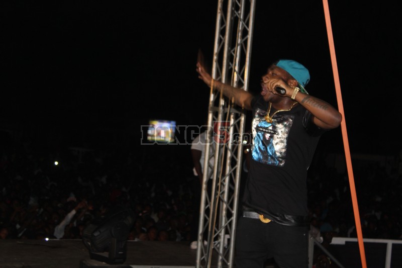 Davido akifanya yake Dar es salaam fiesta.