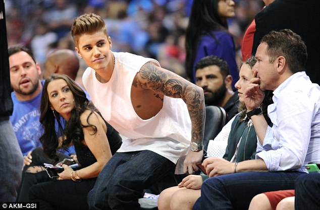 article-2625771-1DC3D25600000578-446_634x417