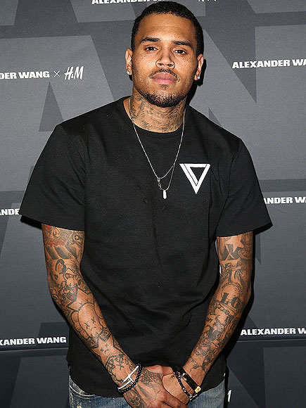 Chris Brown aachana rasmi na msoto wa miaka 6 ya kesi ya kumpiga Rihanna, amaliza ‘probation’